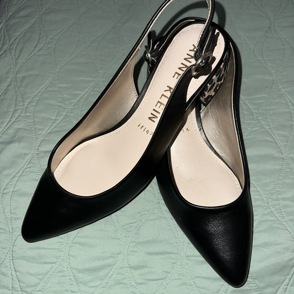 Anne Klein black sling back with animal print heel- size 10